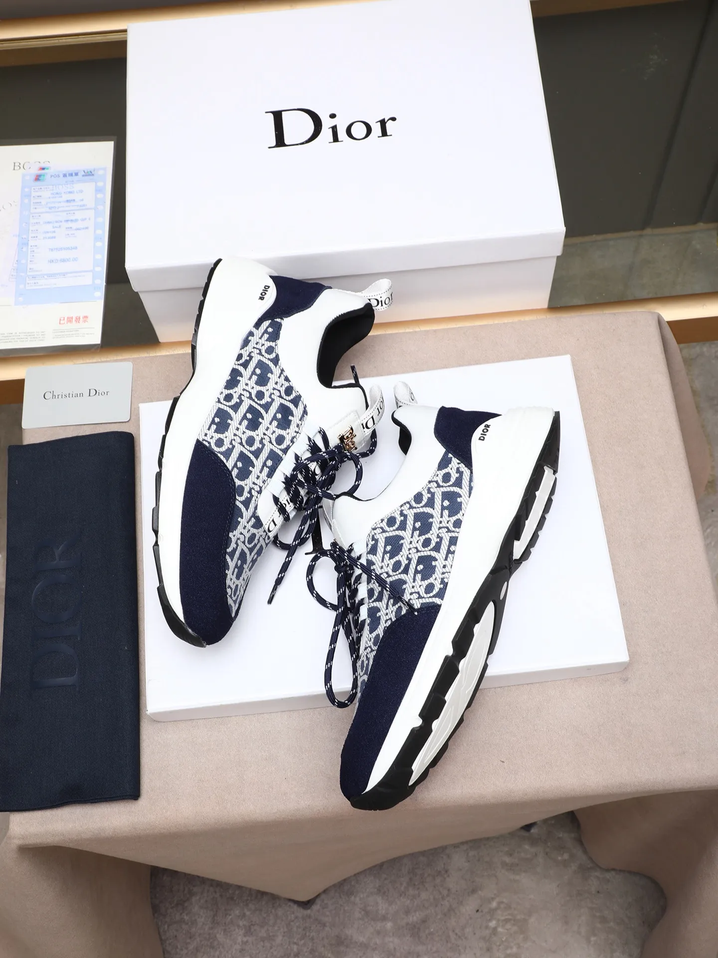 Men's shoes 💰440 💰Dior [Dior] 😘😘High-end series of casual men's shoes, simple and elegant👍👍👍The upper is made of first-layer genuine leather spliced ​​with Dior's special material [sun][sun]; imported first-layer sheepskin lining; special outsole, wear-resistant, lightweight, the overall design is harmonious and unified without lacking personality 👣🌟✨You deserve it! 3 colors😍Sizes 38~44. (45 custom-made) The picture above is a big seller🔥🔥🔥